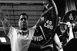 [众筹9.99[红包]《抖音易知课堂-杠铃平板卧推+实力推姿势教学，避免损伤，稳步提升》]