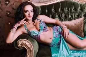 【捐赠19.9[红包]·《北京SIOD东方舞网校-【成品舞】魔法芭比原创开场舞《女王的新衣》》】 【原版无水印】