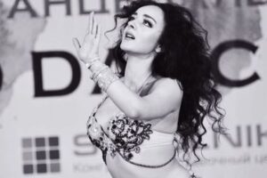 【捐赠19.9[红包]·《北京SIOD东方舞网校-【成品舞】魔法芭比魔幻鼓舞《错位时空》》】 【原版无水印】