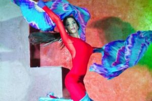 【捐赠19.9[红包]·《北京SIOD东方舞网校-【成品舞】莎当娜双扇《River》》】 【原版无水印】