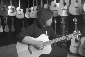 【捐赠19.9[红包]·《Z4949-壹仔吉他-精英班第一季-掌握即兴伴奏弹唱系统教学》】 【原版无水印】